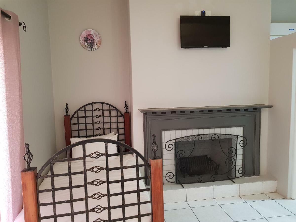 Zonnevanger Guesthouse Noorder-Paarl Bagian luar foto